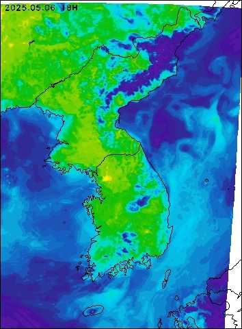 2025-05-06 18 : 00