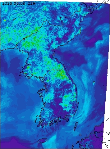 2025-05-06 22 : 00