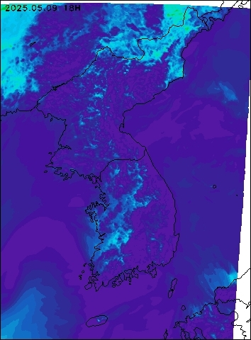 2025-05-09 18 : 00