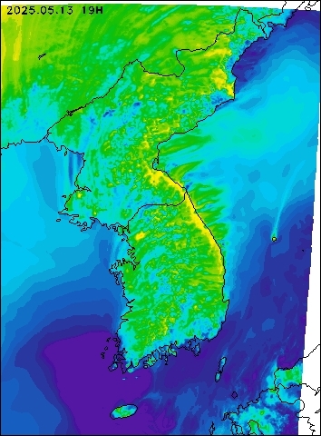 2025-05-13 19 : 00