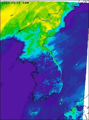2025-05-15 18 : 00