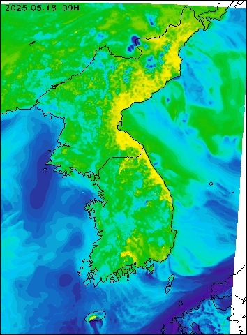 2025-05-18 09 : 00