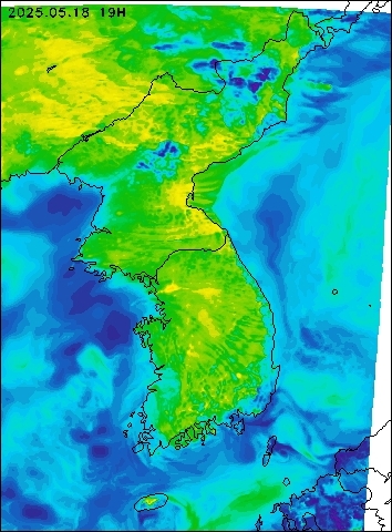 2025-05-18 19 : 00