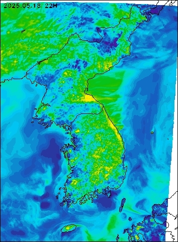 2025-05-18 22 : 00