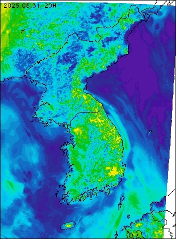 2025-05-31 20 : 00