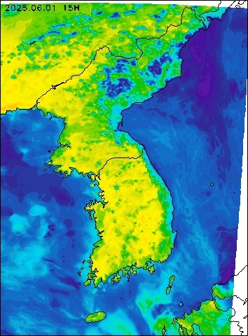 2025-06-01 15 : 00