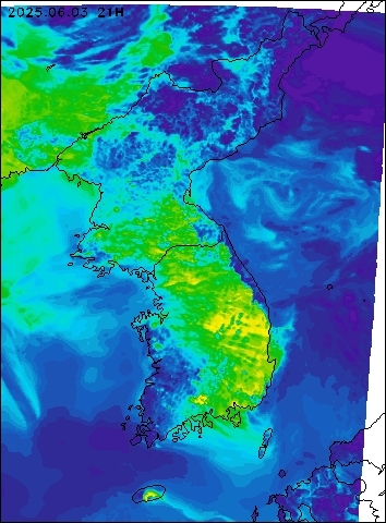 2025-06-03 21 : 00