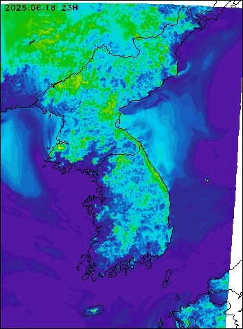 2025-06-18 23 : 00