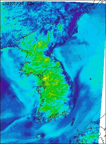 2025-07-10 22 : 00