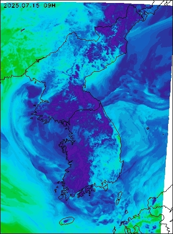 2025-07-15 09 : 00