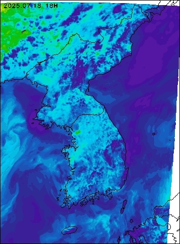 2025-07-18 18 : 00