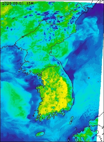 2025-08-01 15 : 00