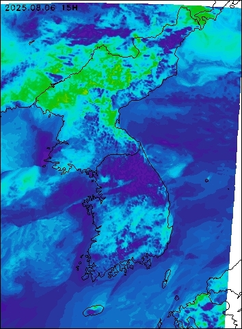 2025-08-06 15 : 00
