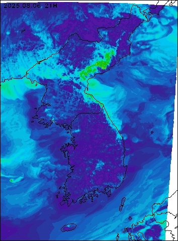 2025-08-06 21 : 00