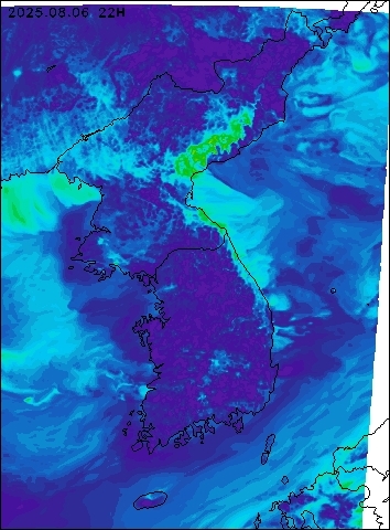 2025-08-06 22 : 00