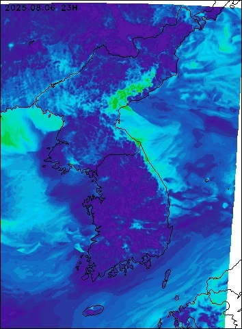 2025-08-06 23 : 00