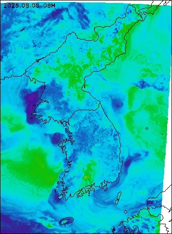 2025-08-08 08 : 00