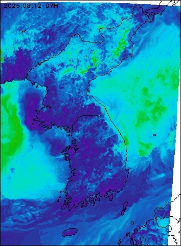 2025-08-12 07 : 00