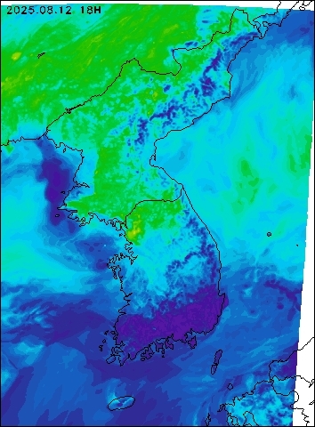 2025-08-12 18 : 00