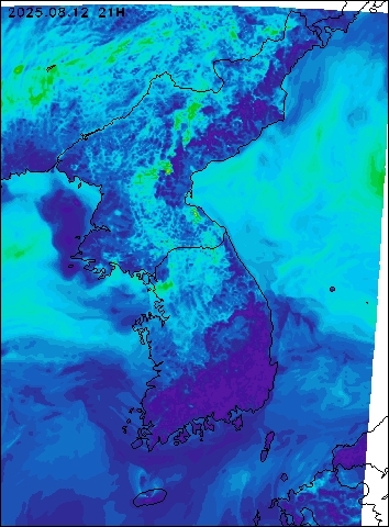 2025-08-12 21 : 00