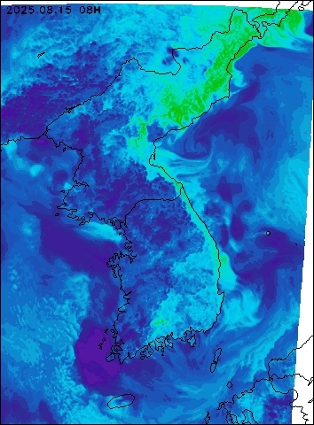 2025-08-15 08 : 00
