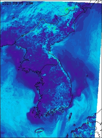 2025-08-15 23 : 00