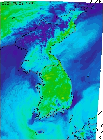 2025-08-22 17 : 00