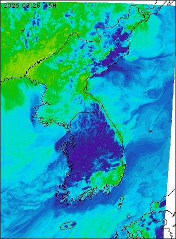 2025-08-26 15 : 00