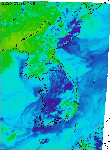 2025-08-26 16 : 00