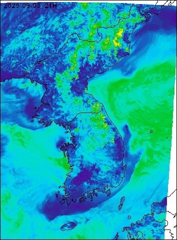 2025-09-03 21 : 00