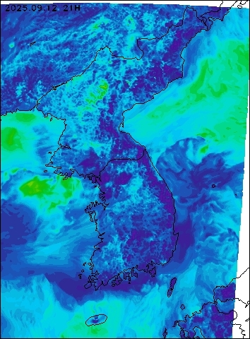 2025-09-12 21 : 00