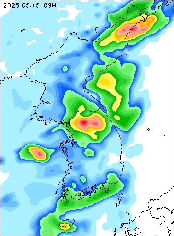 2025-05-15 09 : 00
