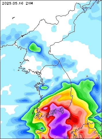 2025-05-16 21 : 00