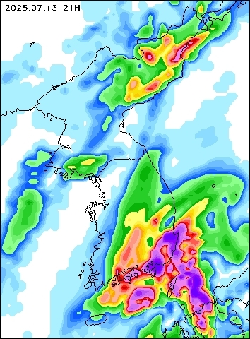 2025-07-13 21 : 00