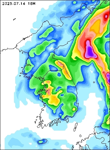2025-07-14 18 : 00