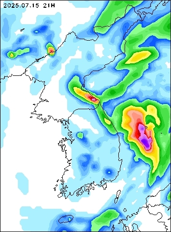 2025-07-15 21 : 00