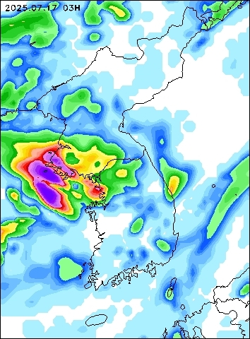 2025-07-17 03 : 00
