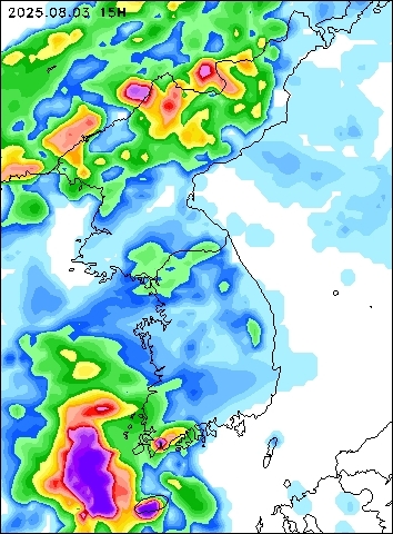2025-08-03 15 : 00