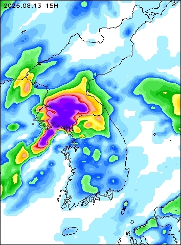 2025-08-13 15 : 00