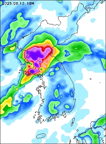 2025-08-13 18 : 00