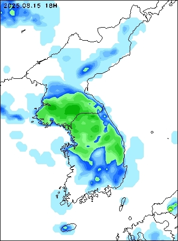 2025-08-15 18 : 00