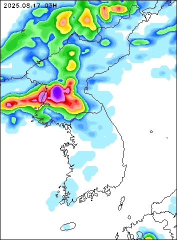 2025-08-17 03 : 00