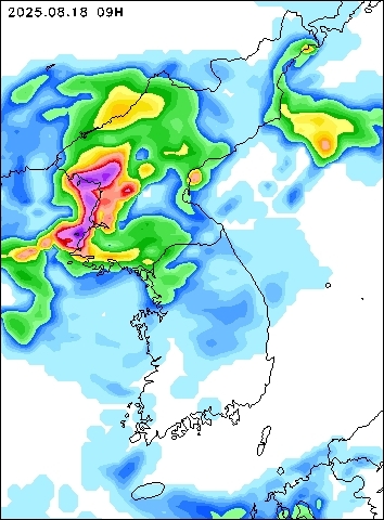 2025-08-18 09 : 00