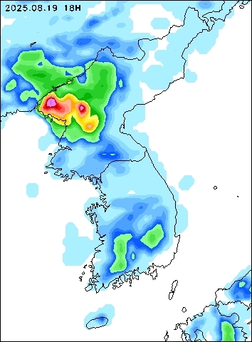 2025-08-19 18 : 00