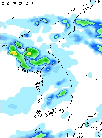 2025-08-20 21 : 00
