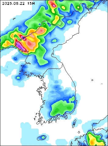 2025-08-22 15 : 00