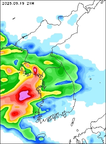 2025-09-19 21 : 00