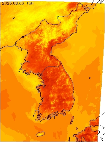 2025-08-03 15 : 00