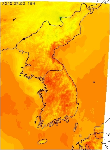2025-08-03 19 : 00