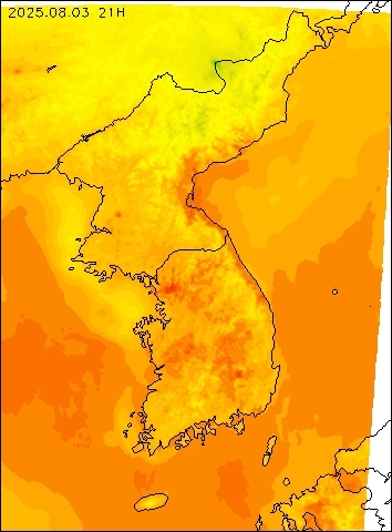 2025-08-03 21 : 00